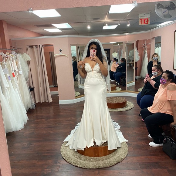 Allure Bridals Ivory and Silver Gown - Picture 4 of 8